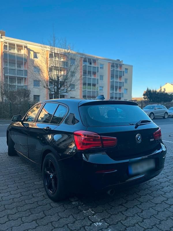Gebraucht BMW 116 109 PS (80 kW) 2016 Schwarz Kleinwagen