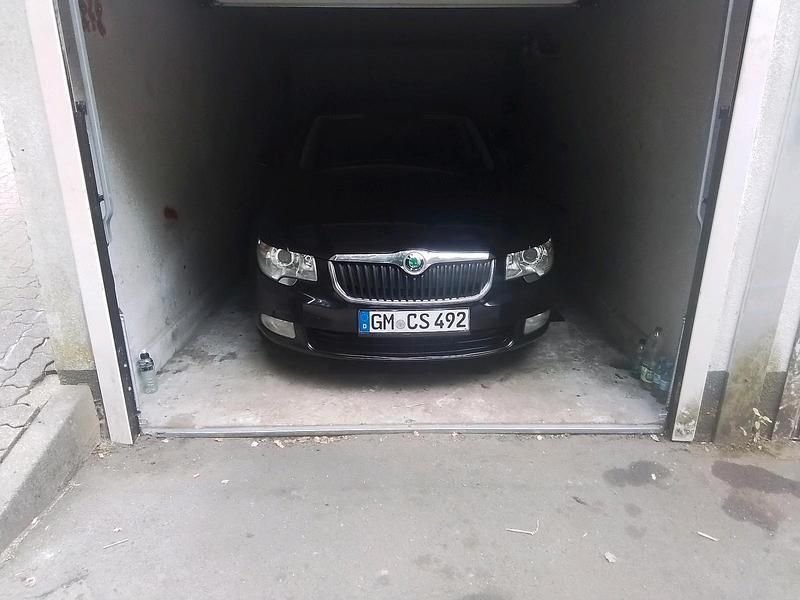 Schwarz Gebraucht 2010 Skoda Superb Kombi | 2.850 € (Guter Preis) - Bild 1/4