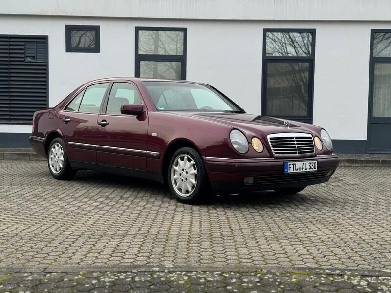 Rot Gebraucht 1996 Mercedes E420 Limousine | 4.999 € - Bild 1/4