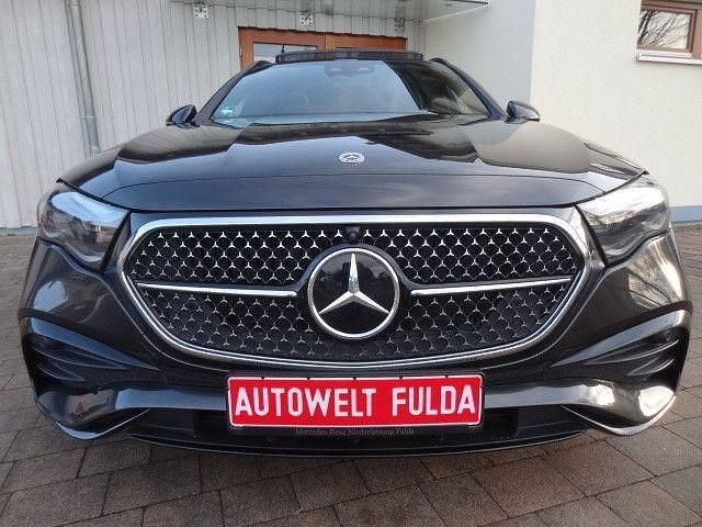 Gebraucht Mercedes E220 AMG Line Premium Plus 197 PS (144 kW) 2024 Grau Limousine