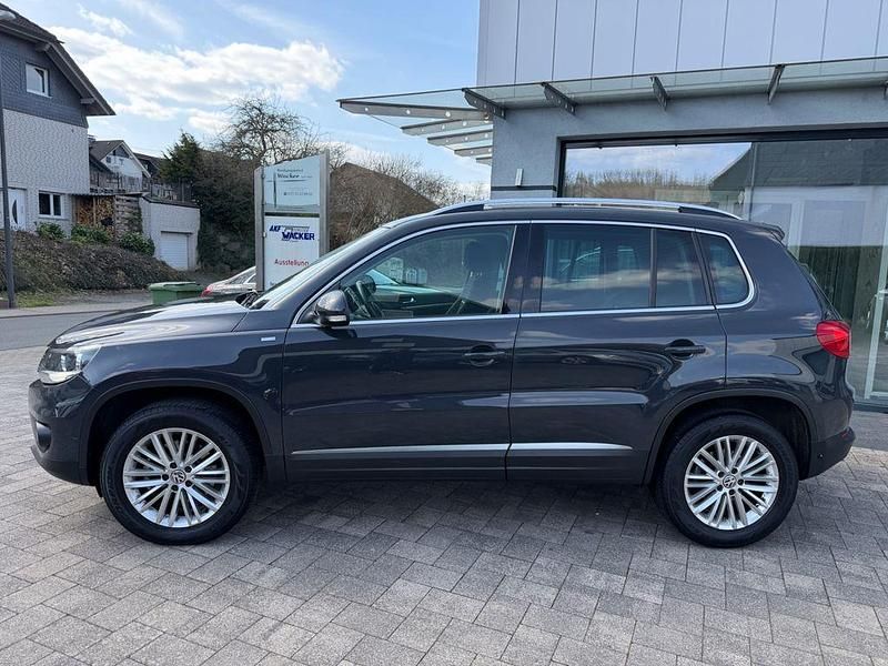 Gebraucht VW Tiguan Sportline 140 PS (102 kW) 2015 Grau SUV