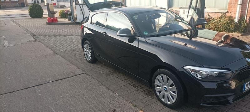 Schwarz Gebraucht 2015 BMW 116 Kleinwagen | 7.999 € (Guter Preis) - Bild 1/4