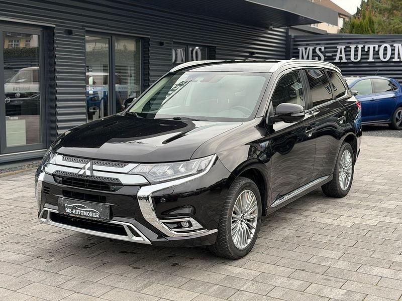 Schwarz Gebraucht 2019 Mitsubishi Outlander P-HEV Plus SUV | 19.950 € (Superpreis) - Bild 1/4