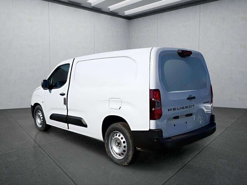 Gebraucht Peugeot Partner 102 PS (75 kW) 2025 Weiß Van / Kleinbus