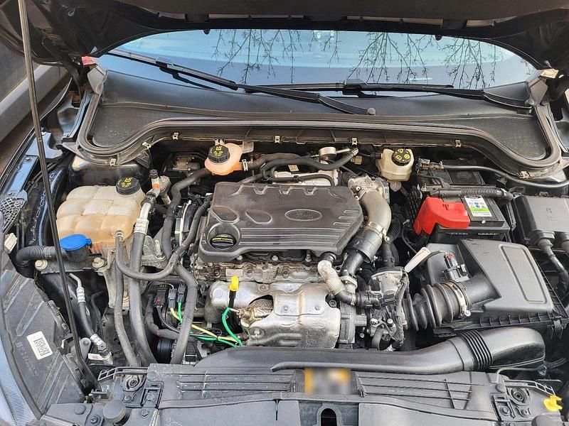 Gebraucht Ford Focus 120 PS (88 kW) 2020 Schwarz Limousine