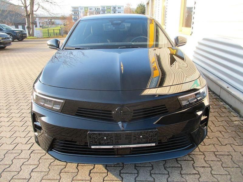 Gebraucht Opel Astra 131 PS (96 kW) 2025 Schwarz Limousine