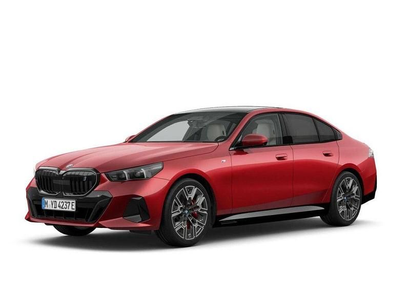 Gebraucht BMW i5 M Sport 289 kW (394 PS) 2025 Fire red metallic (rot) Limousine