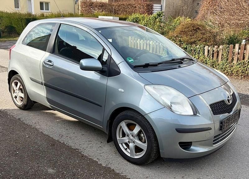 Gebraucht Toyota Yaris Sol 87 PS (63 kW) 2007 Grau Kleinwagen