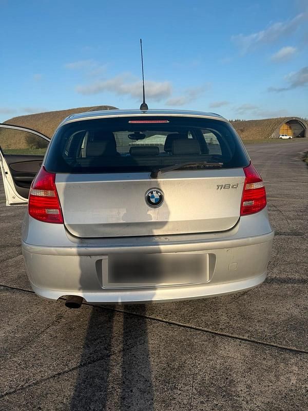 Gebraucht BMW 118 143 PS (105 kW) 2007 Silber Kleinwagen