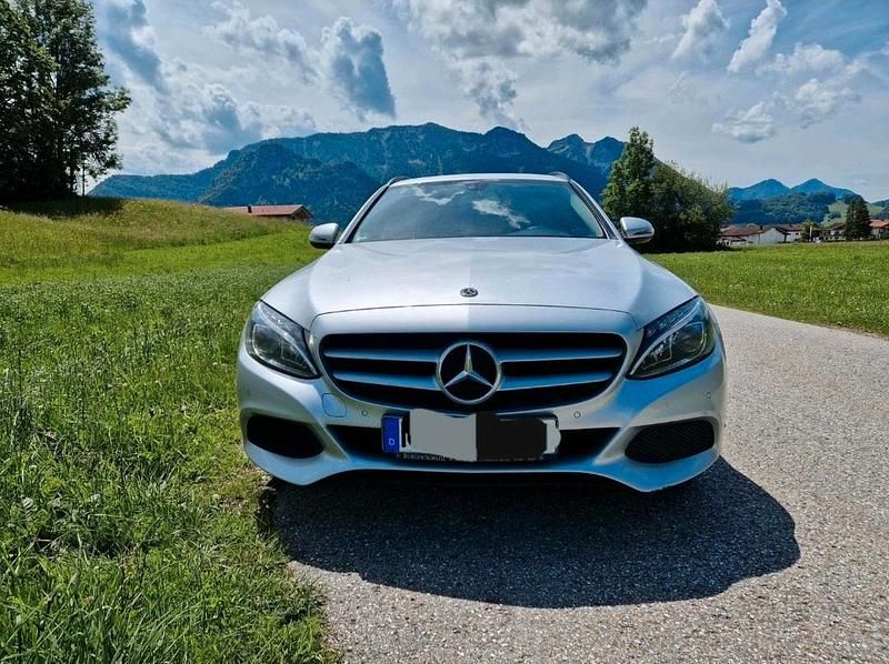 Silber Gebraucht 2017 Mercedes 200 Kombi | 15.300 € (Fairer Preis) - Bild 1/4