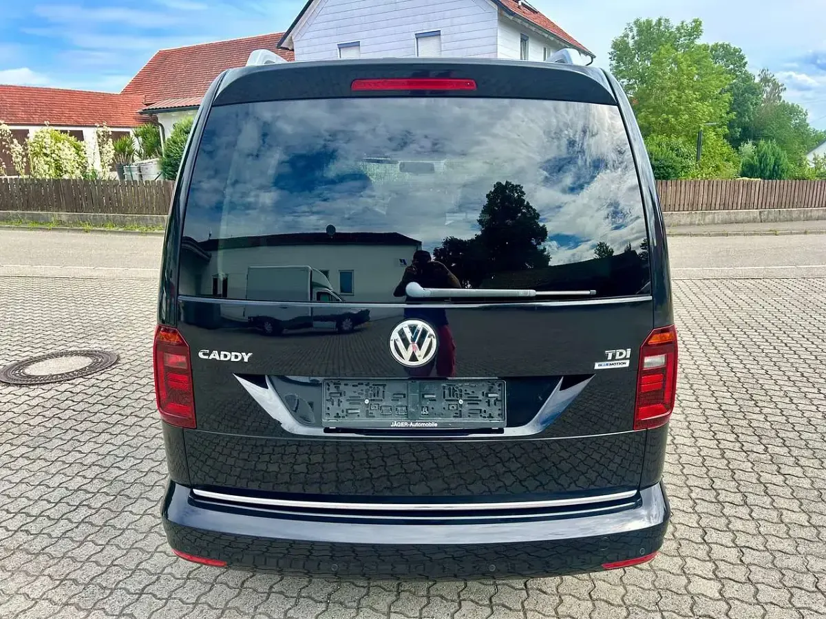 Gebraucht VW Caddy 102 PS (75 kW) 2016 Deep black perleffekt Van / Kleinbus
