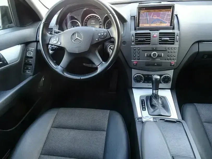 Gebraucht Mercedes C180 156 PS (114 kW) 2011 Schwarz Kombi