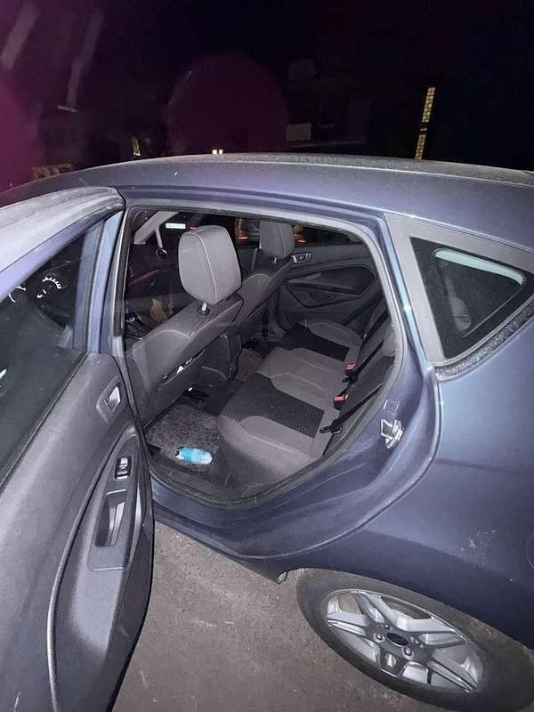 Gebraucht Ford Fiesta 101 PS (74 kW) 2014 Blau Kleinwagen