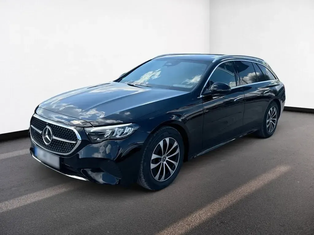 Gebraucht Mercedes E200 Avantgarde 163 PS (119 kW) 2026 Schwarz uni Kombi