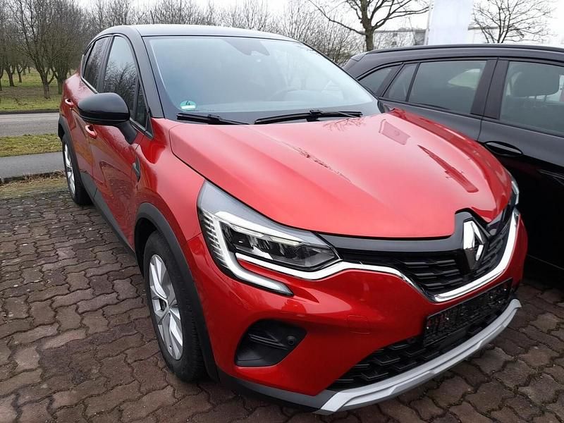 Gebraucht Renault Captur 140 PS (102 kW) 2022 Rot metallic SUV