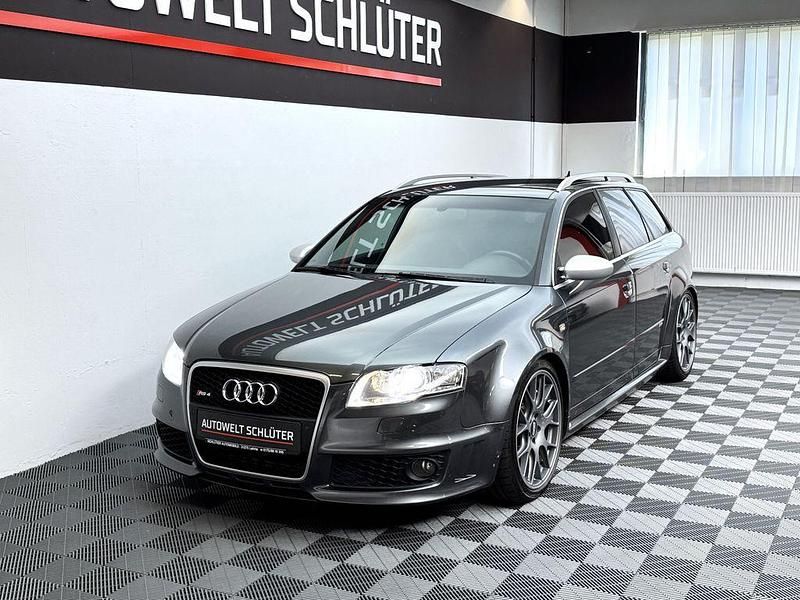 Grau Gebraucht 2006 Audi RS4 Ambiente Kombi | 29.700 € (Fairer Preis) - Bild 1/4