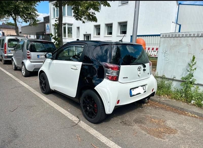 Gebraucht Toyota iQ 98 PS (72 kW) 2009 Weiß Kleinwagen