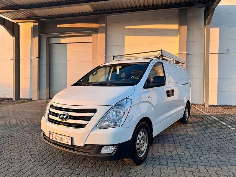 Gebraucht Hyundai H-1 170 PS (125 kW) 2016 Weiß Van / Kleinbus