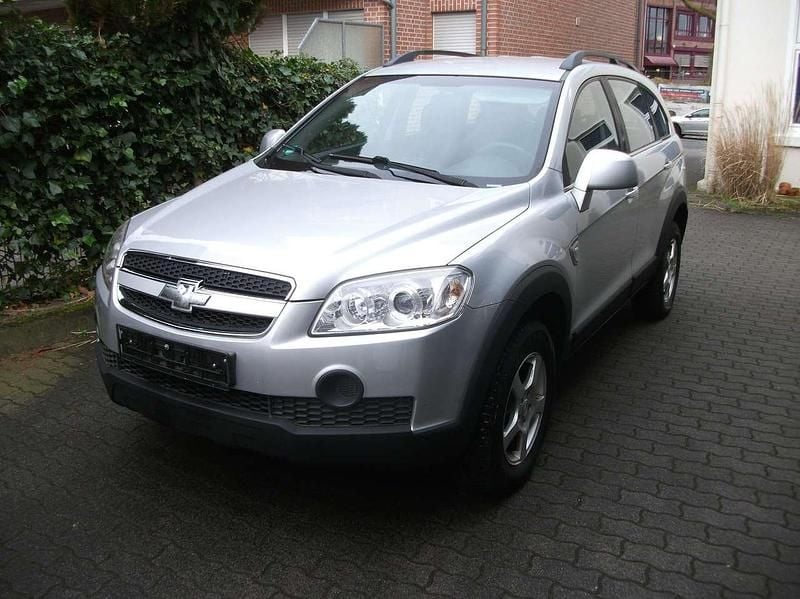 Gebraucht Chevrolet Captiva LS 136 PS (100 kW) 2011 Silber SUV