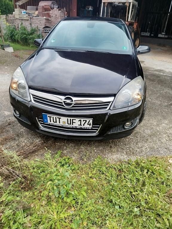 Gebraucht Opel Astra 116 PS (85 kW) 2008 Schwarz Limousine