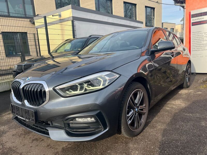 Grau Gebraucht 2021 BMW 120 Sport Line Kleinwagen | 18.550 € (Etwas zu teuer) - Bild 1/4