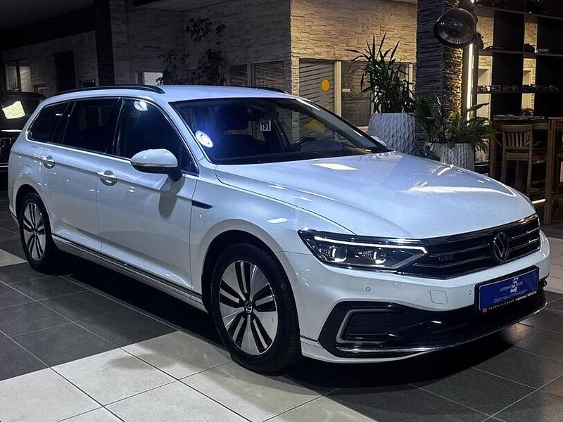 Weiß Gebraucht 2021 VW Passat GTE Kombi | 16.500 € (Guter Preis) - Bild 1/4