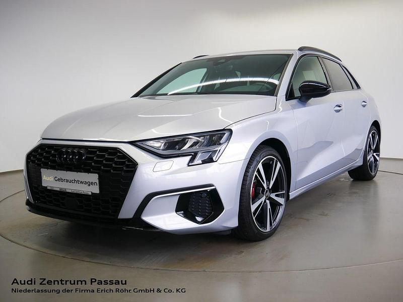Silber Gebraucht 2023 Audi A3 Advanced Limousine | 27.645 € (Fairer Preis) - Bild 1/4