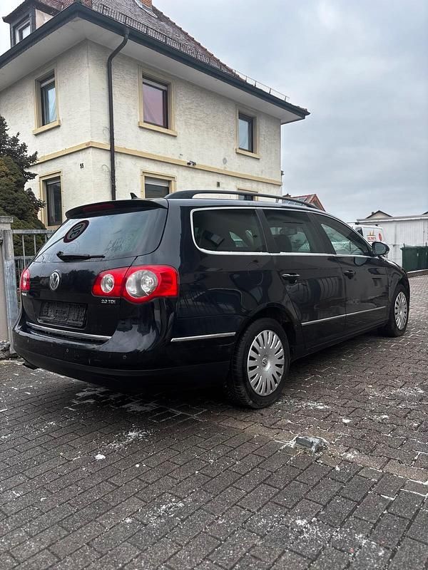 Schwarz Gebraucht 2007 VW Passat Kombi | 1.900 € (Superpreis) - Bild 1/4