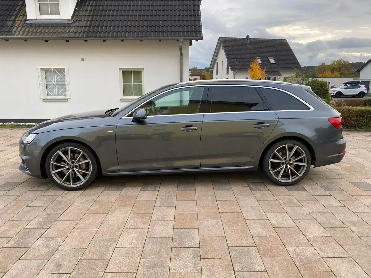 Second-hand Audi A4 S-Line 190 CP (139 kW) 2017 Gri Break