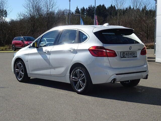 Gebraucht BMW 220 Sport Line 192 PS (141 kW) 2018 Mineralweiss metallic Kombi