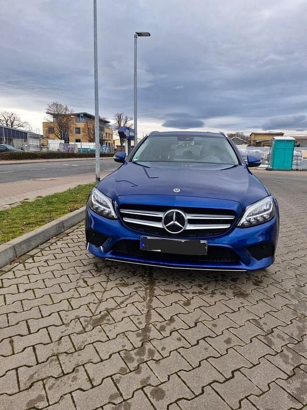 Gebraucht Mercedes C180 156 PS (114 kW) 2018 Blau Kombi