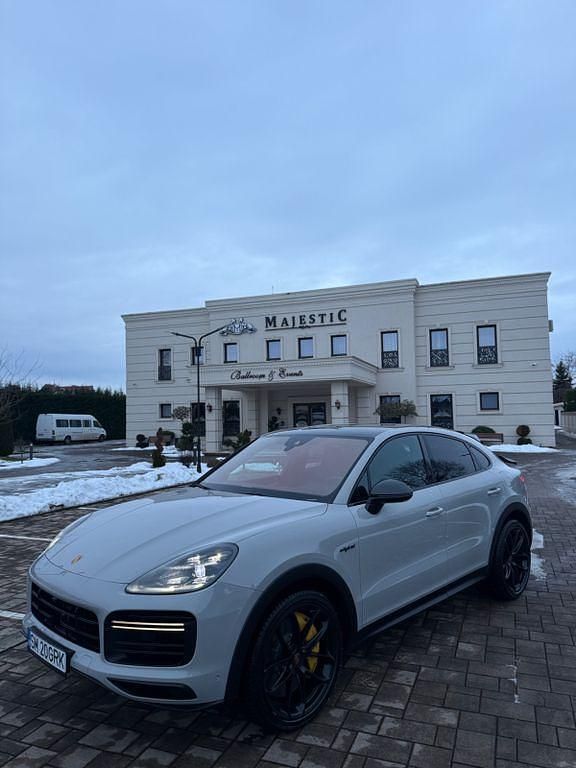 Grau Gebraucht 2022 Porsche Cayenne Turbo S SUV | 100.000 € (Fairer Preis) - Bild 1/4