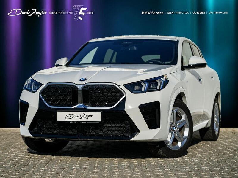 Alpinweiss uni Gebraucht 2024 BMW X2 M Sport SUV | 44.999 € - Bild 1/4
