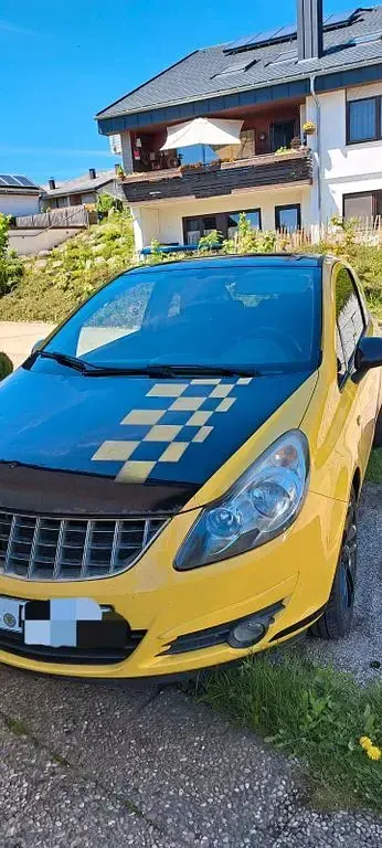 Używany Opel Corsa 101 KM (74 kW) 2010 Żółty Hatchback