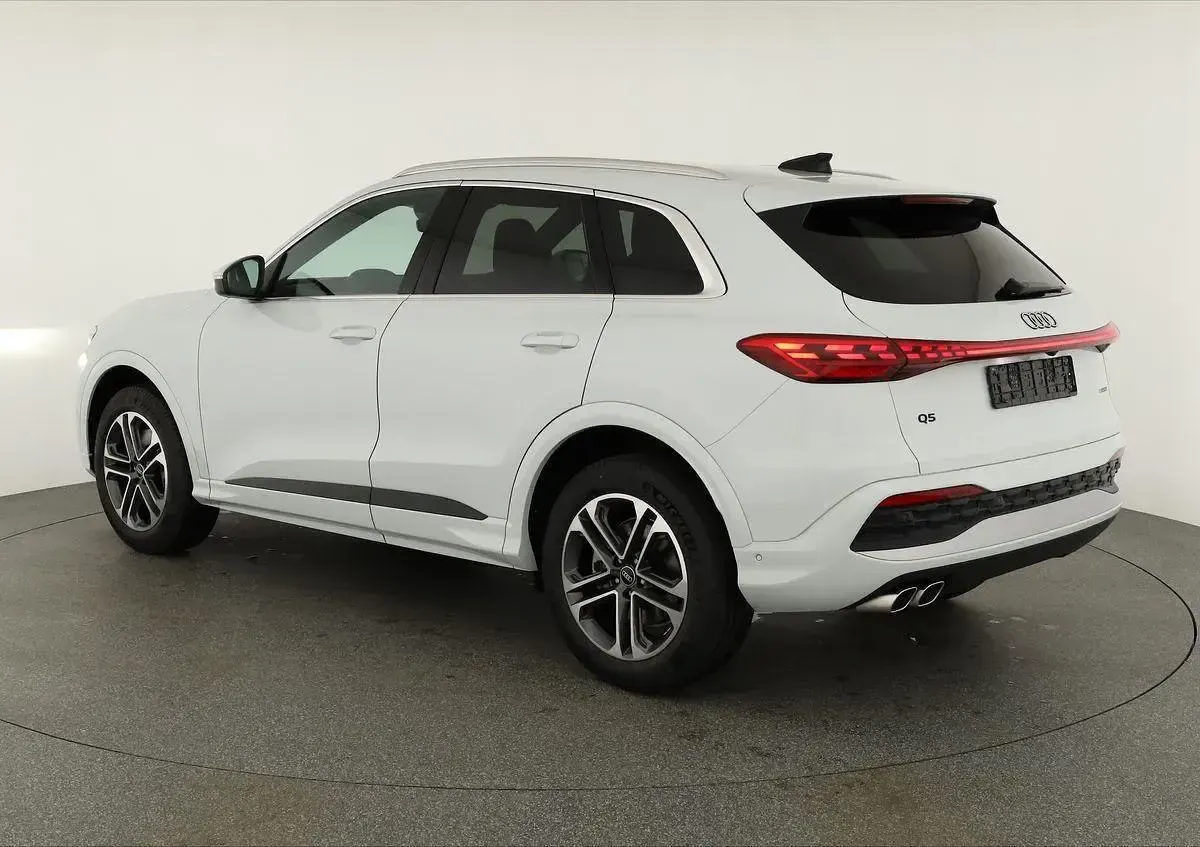 Neu Audi Q5 Ambiente 204 PS (150 kW) 2026 Gletscherweiß metallic SUV