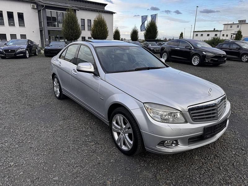 Grau (metallic) Gebraucht 2007 Mercedes C350 Elegance Limousine | 7.700 € (Fairer Preis) - Bild 1/4
