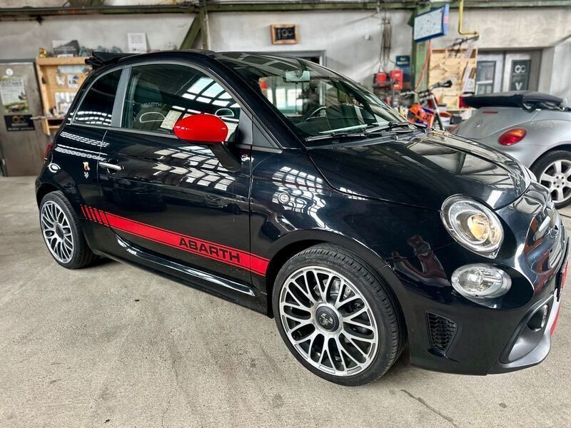 Schwarz Gebraucht 2018 Fiat 500 Abarth Cabrio | 15.980 € (Teuer) - Bild 1/4