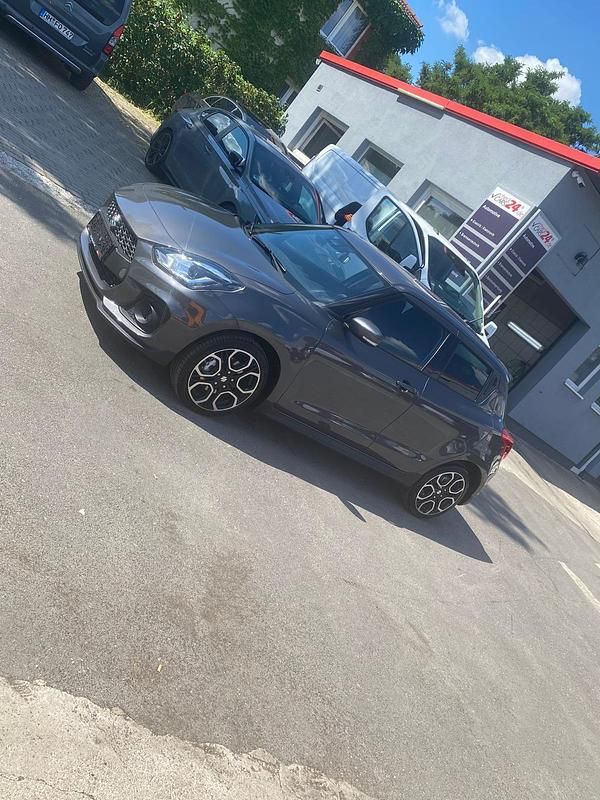 Grau Gebraucht 2022 Suzuki Swift Sport Kleinwagen | 18.900 € (Fairer Preis) - Bild 1/4