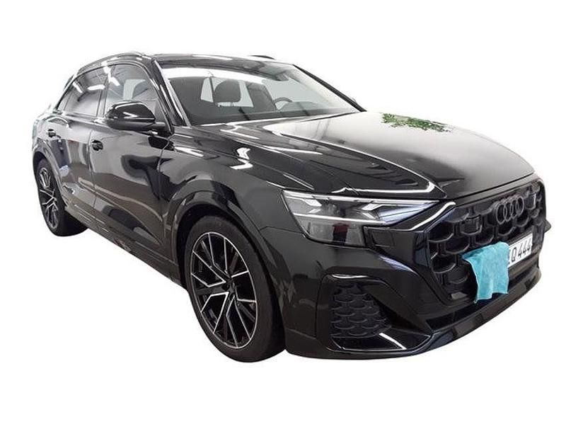 Gebraucht Audi Q8 Sport 231 PS (169 kW) 2024 Schwarz SUV