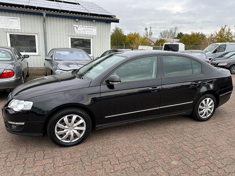 Schwarz Gebraucht 2009 VW Passat Limousine | 3.999 € (Fairer Preis) - Bild 1/4