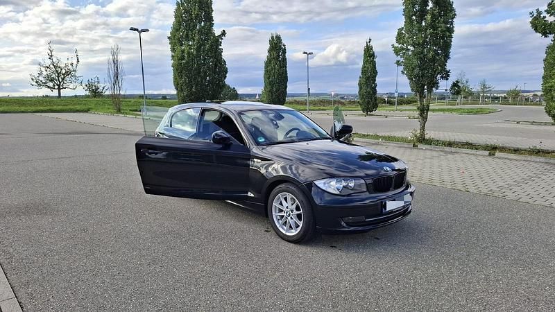 Schwarz Gebraucht 2011 BMW 120 Kleinwagen | 7.000 € (Superpreis) - Bild 1/4