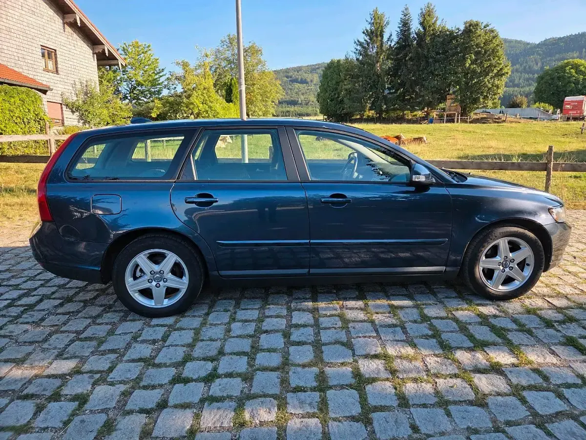 Gebraucht Volvo V50 170 PS (125 kW) 2009 Blau Kombi