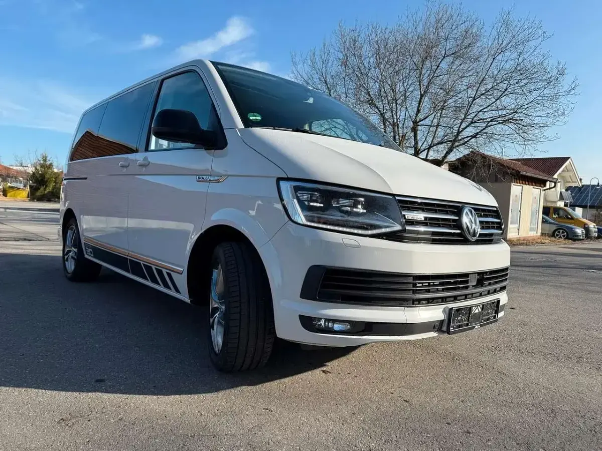 Gebraucht VW Multivan Edition 204 PS (150 kW) 2017 Weiß Van / Kleinbus