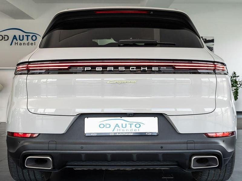 Gebraucht Porsche Cayenne 470 PS (345 kW) 2024 Grau SUV