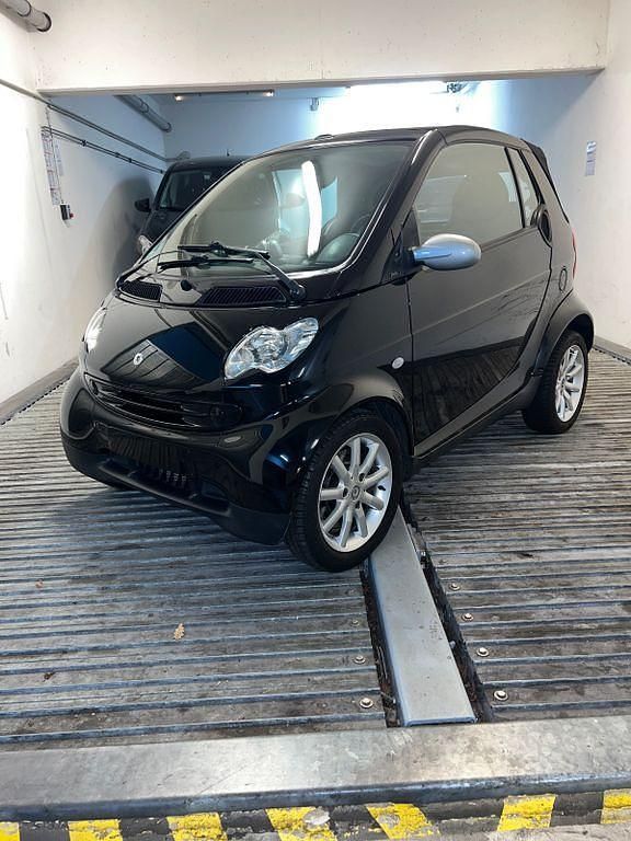 Schwarz Gebraucht 2005 Smart ForTwo Cabrio Passion Cabrio | 3.500 € (Teuer) - Bild 1/4