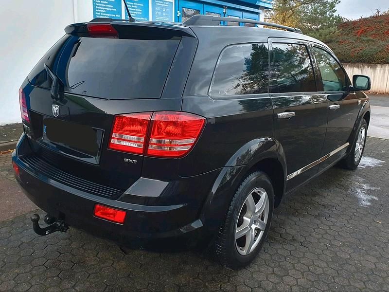 Schwarz Gebraucht 2011 Fiat Freemont SUV | 2.800 € (Fairer Preis) - Bild 1/4