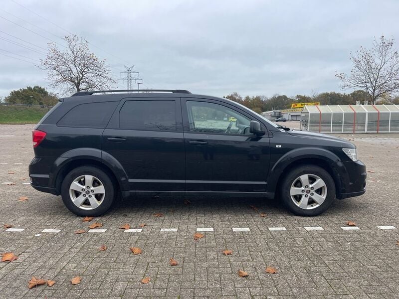 Gebraucht Fiat Freemont Urban 140 PS (102 kW) 2011 Schwarz SUV