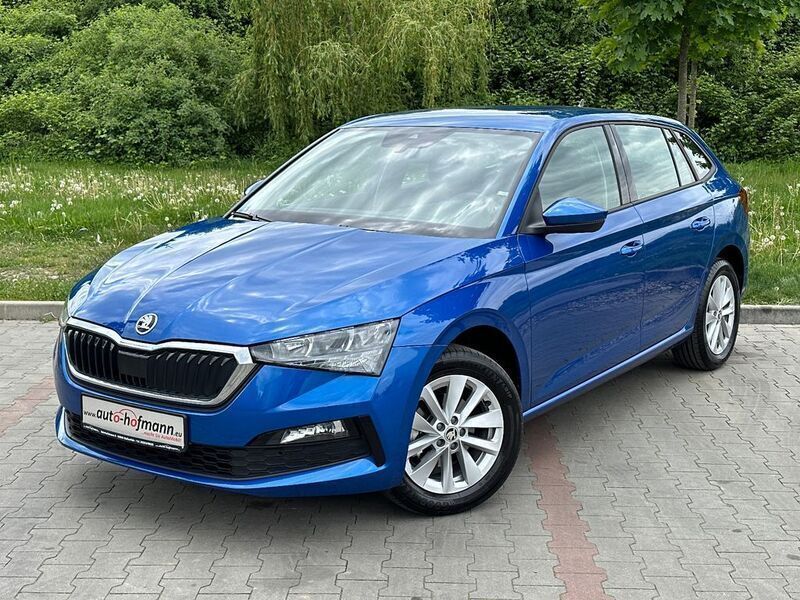 Blau Gebraucht 2024 Skoda Scala Ambition Kleinwagen | 18.950 € (Guter Preis) - Bild 1/4
