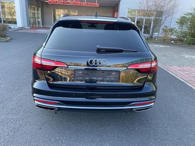 Gebraucht Audi A4 Advanced 163 PS (119 kW) 2022 Schwarz Kombi
