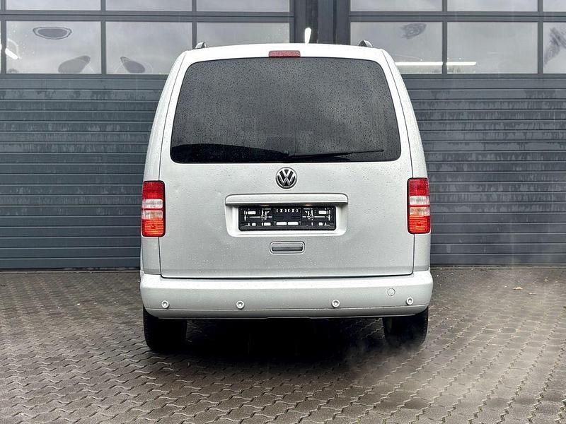 Gebraucht VW Caddy Maxi 102 PS (75 kW) 2010 Silber Van / Kleinbus
